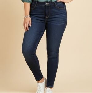 NWT Maurices Plus Size Dark Blue Mid-Rise Jeggings